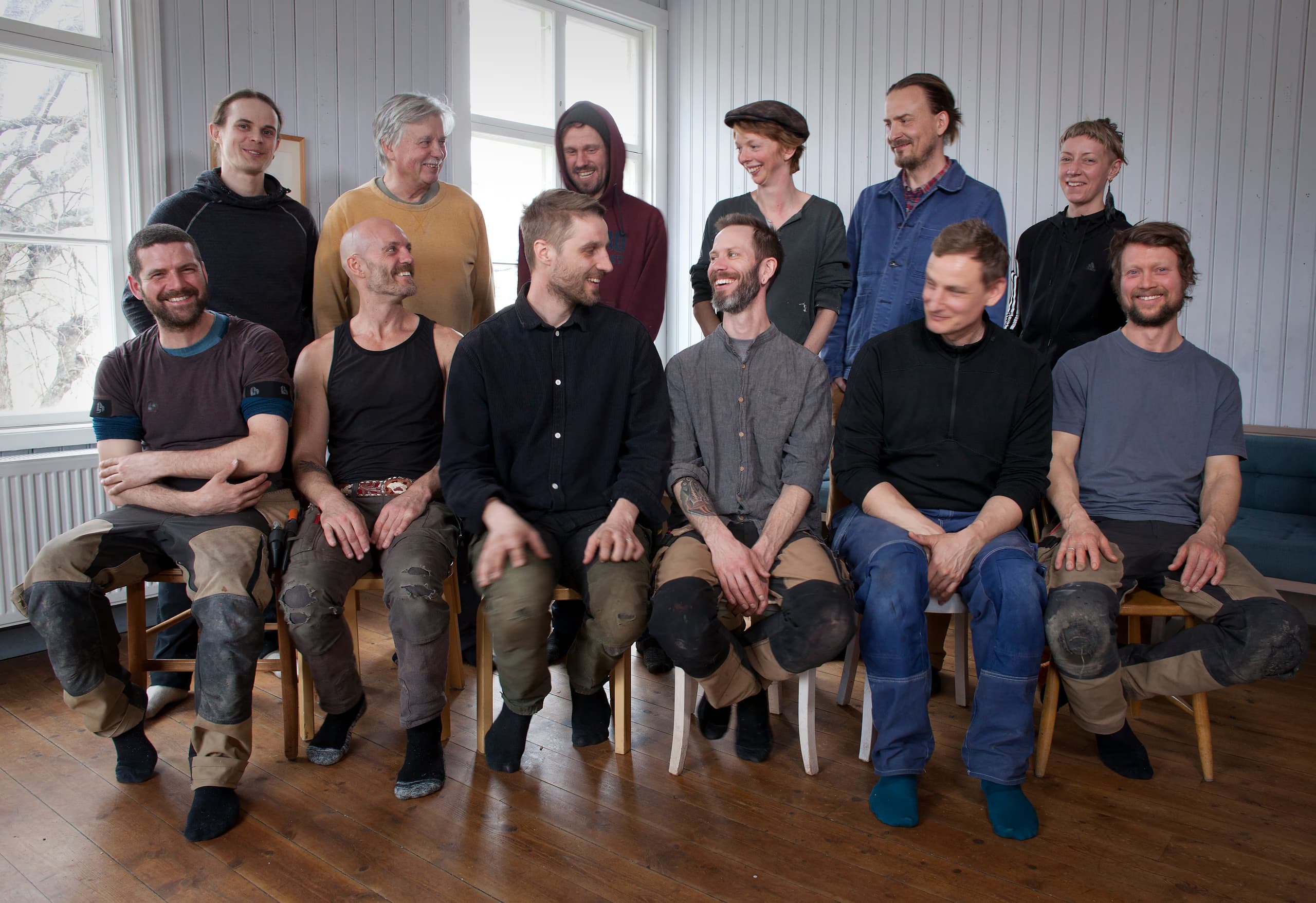 Byggkollektivets medarbetare samlade i verkstaden